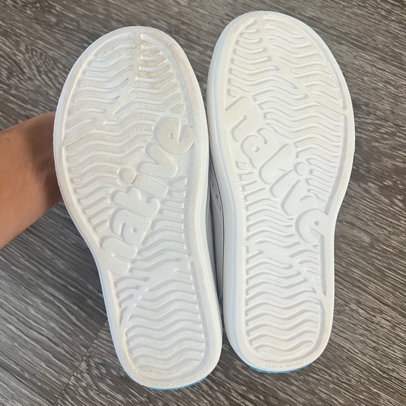 Native size 1 shoes worn once and my son doesn’t like them. - Picture 4 of 4